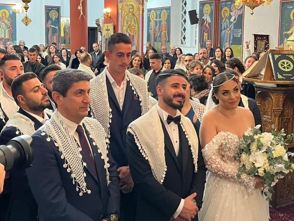 Πρωτοκούμπαρος στο γάμο Καπελάκη – Τριανταφυλλάκη ο Λευτέρης Αυγενάκης