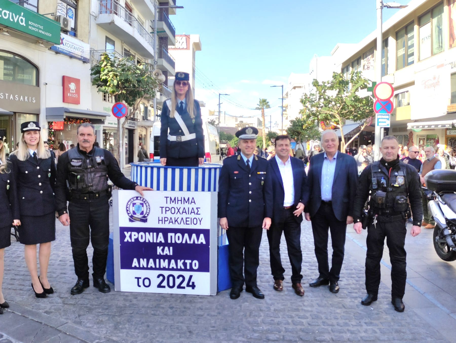 Αναβίωσε το έθιμο της βαρέλας