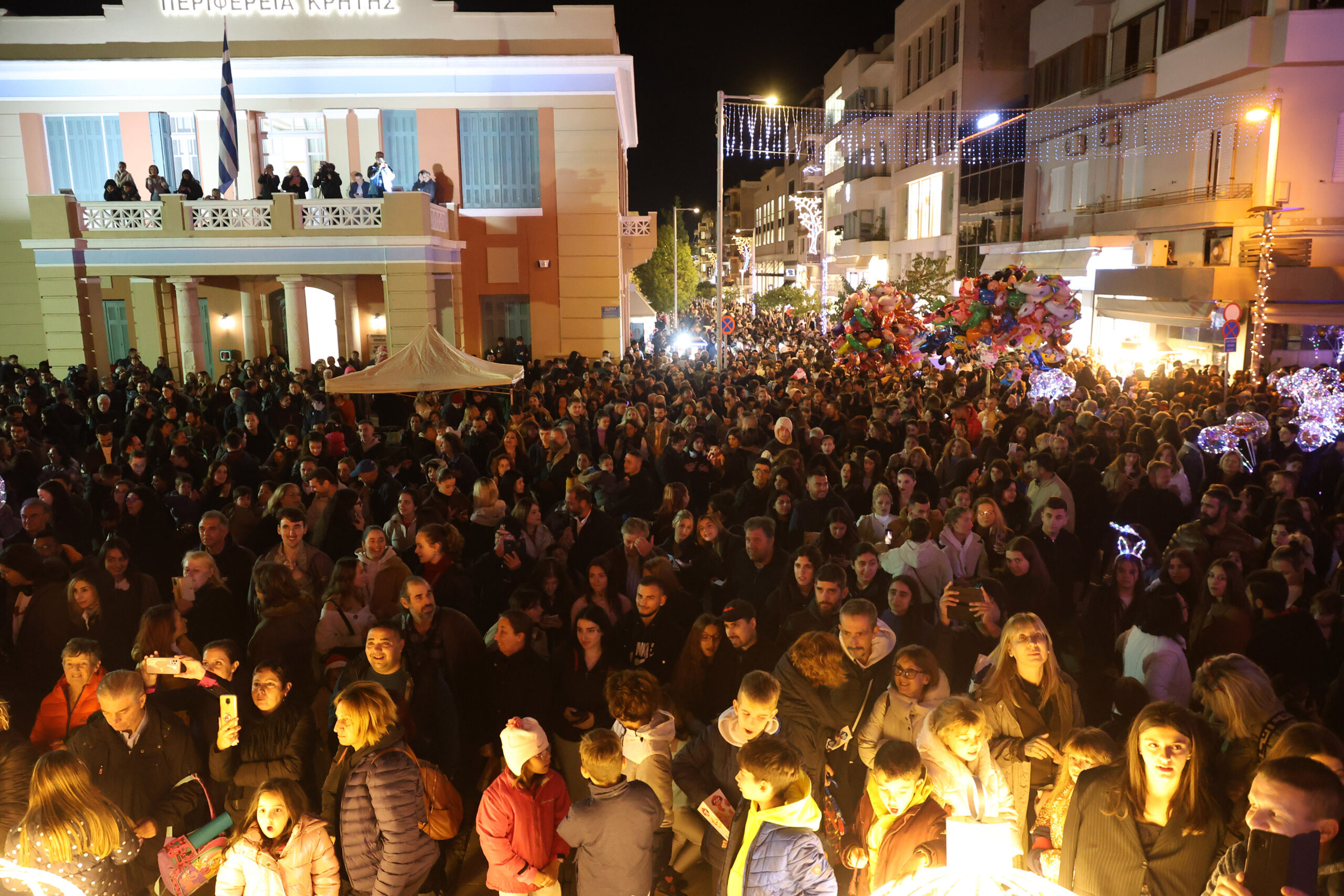 Οι πολίτες έχουν ανάγκη το εορταστικό κλίμα
