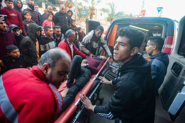 Π.Ο.Υ: Νέοι ασθενείς φθάνουν στα επείγοντα της Γάζας κάθε λεπτό