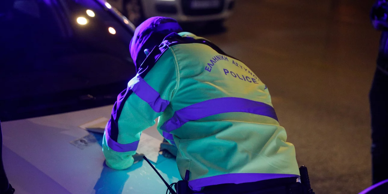 Πέρασε 12 φανάρια με κόκκινο για να γλυτώσει το αλκοτέστ