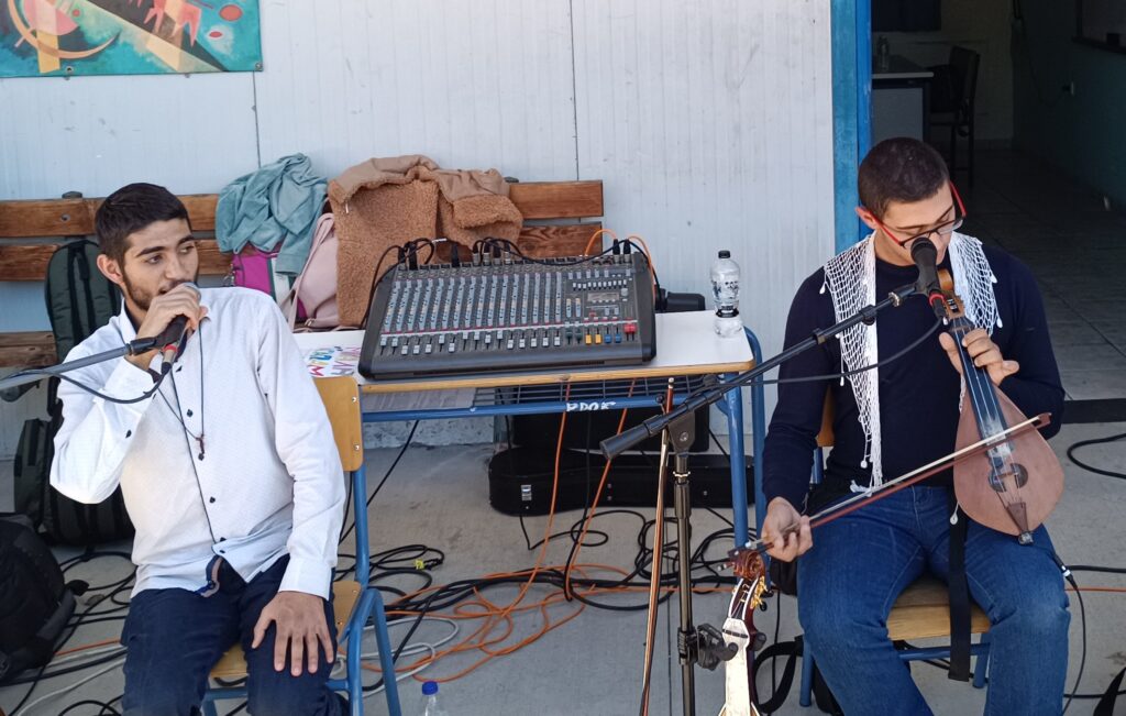 Κρητικό γλέντι στο Ειδικό Επαγγελματικό Γυμνάσιο – Λύκειο από μαθητές του σχολείου (video)