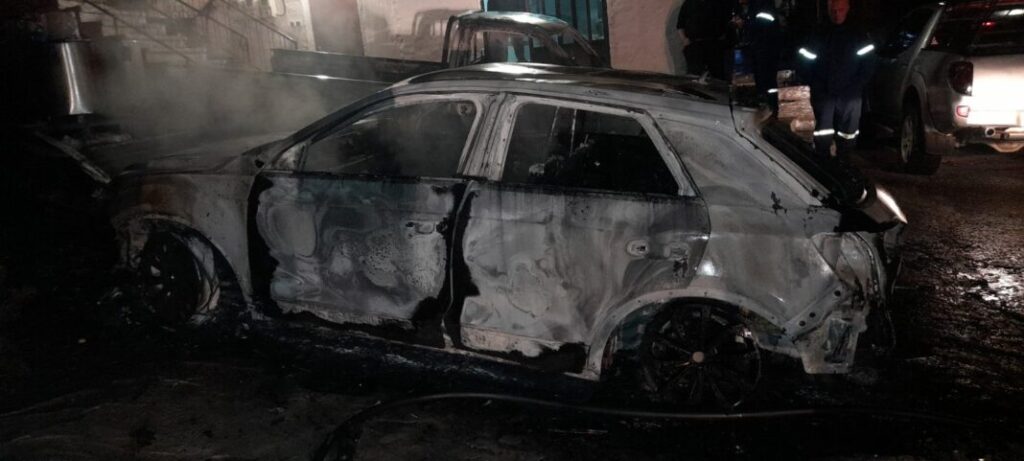 Καταστράφηκαν ολοσχερώς τα δύο αυτοκίνητα