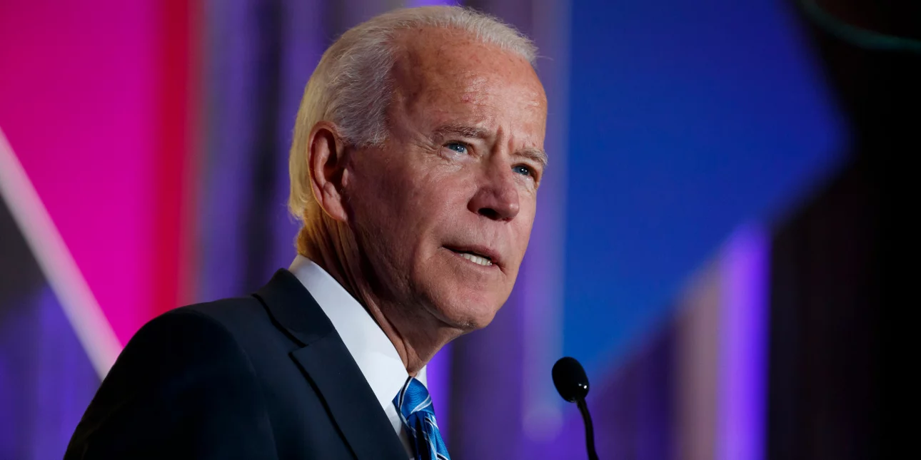 Αυτοκίνητο έπεσε πάνω στην αυτοκινητοπομπή του Μπάιντεν