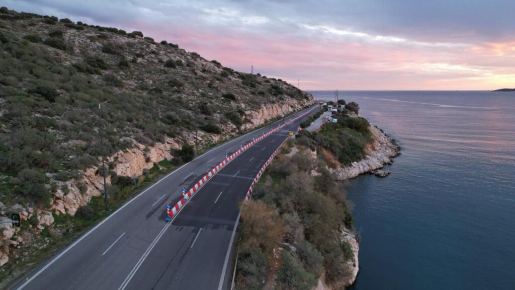 Κλείνουν τα λιμανάκια στη Βάρκιζα