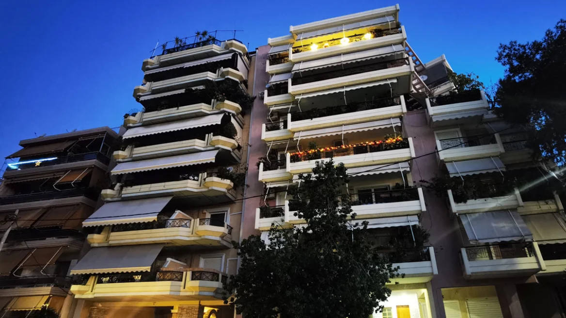 Αδελφοκτονία στη Νέα Σμύρνη: Τσακώθηκαν για τα ρούχα