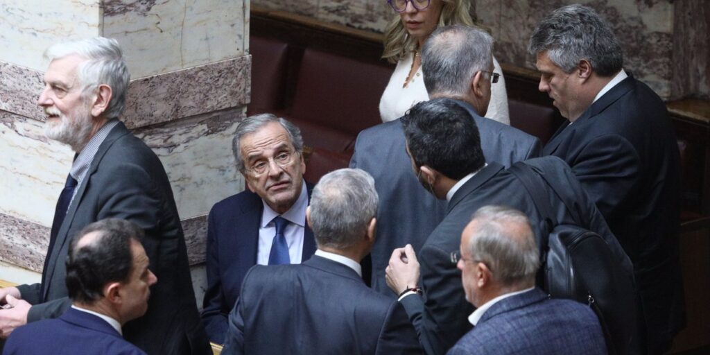 Πέρασε η τροπολογία για τους Μετανάστες – Καταψήφισε ο Σαμαράς