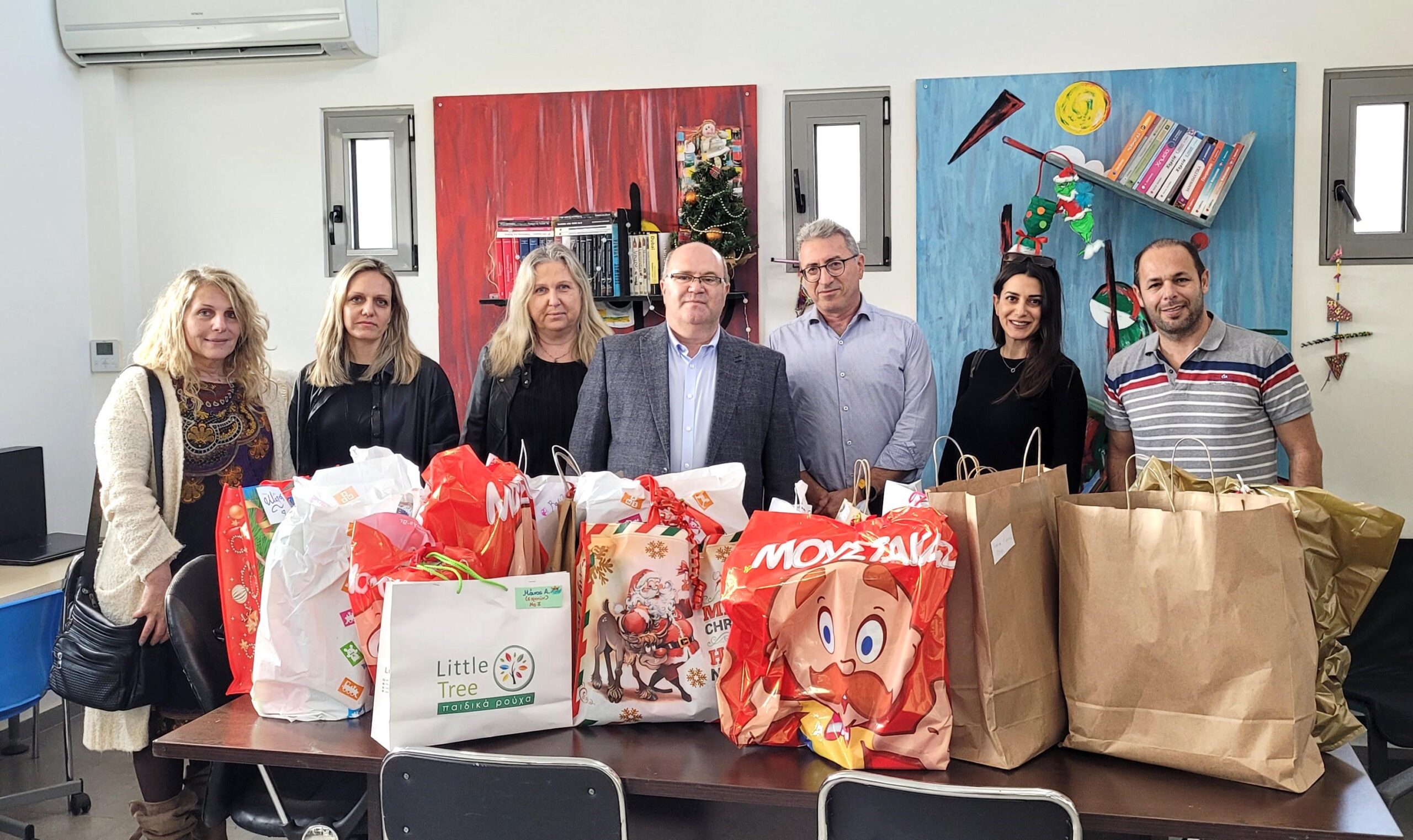 Δώρα στα παιδικά χωριά SOS πρόσφερε η Διεύθυνση Πρωτοβάθμιας Εκπαίδευσης