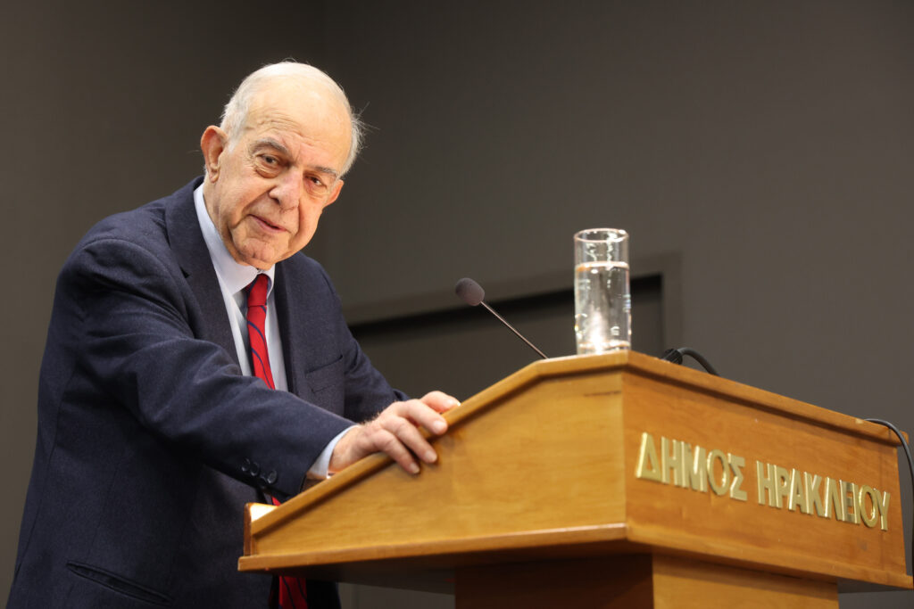 Ευχαριστίες κι έκθεση πεπραγμένων από το Δήμαρχο Ηρακλείου Βασίλη Λαμπρινό