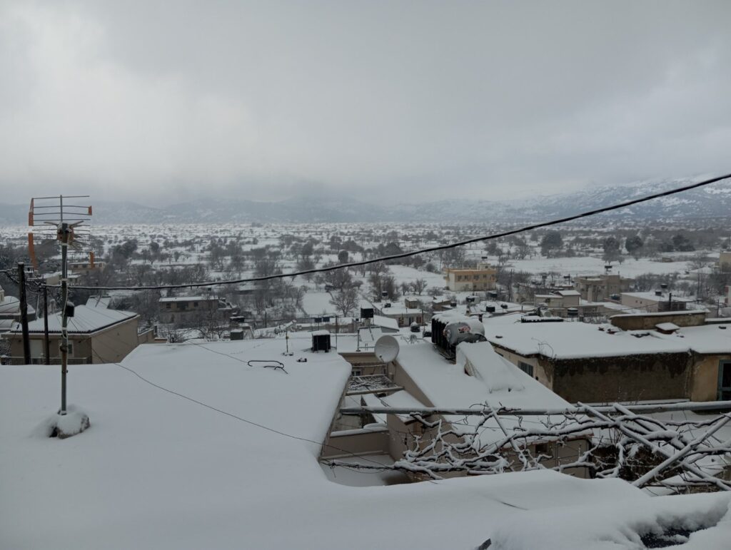 Συνεχίζονται οι χιονοπτώσεις στην Κρήτη χωρίς ιδιαίτερα προβλήματα (φωτορεπορτάζ)