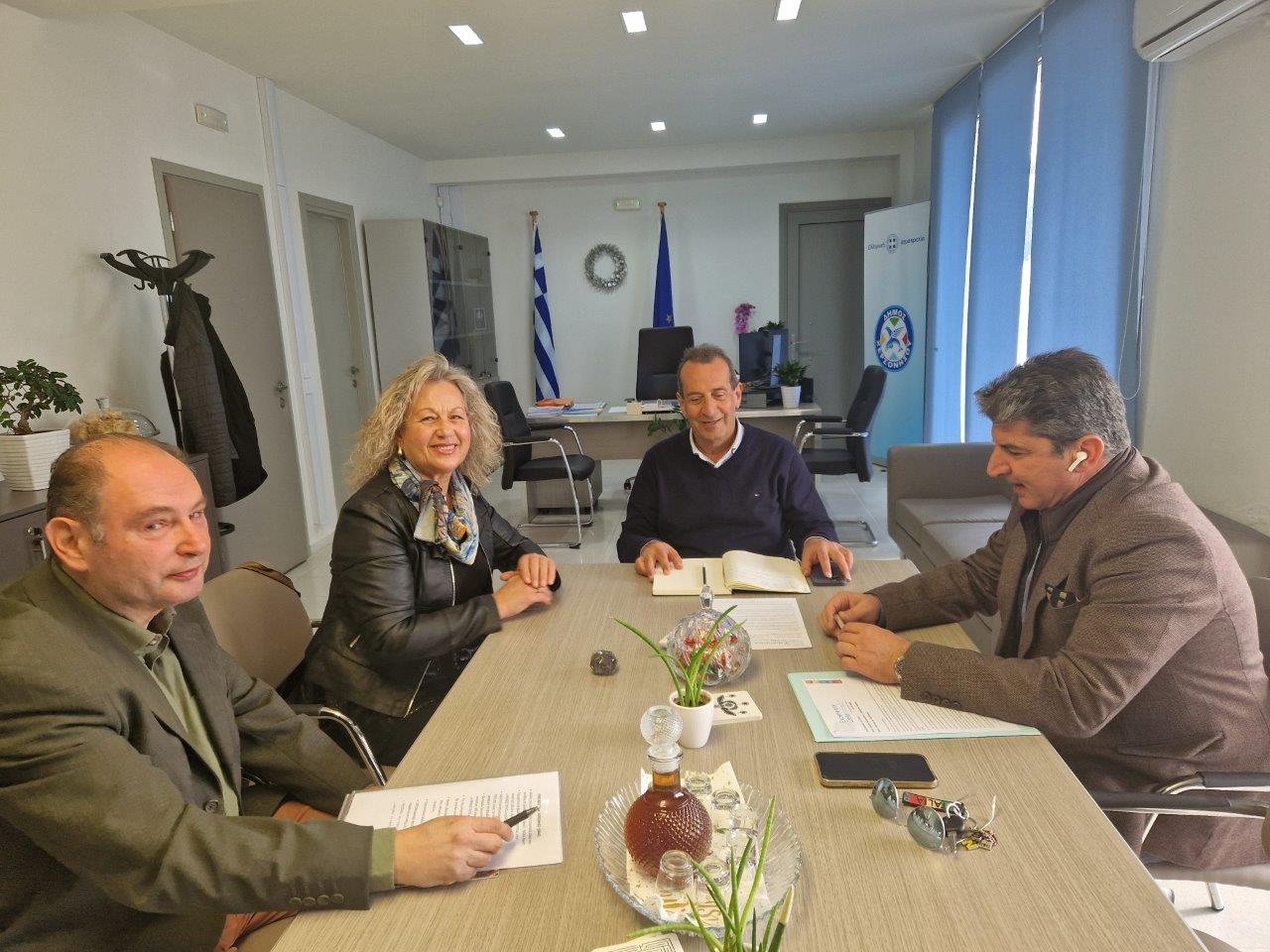 Με το Δήμαρχο Χερσονήσου συναντήθηκε το Διοικητικό Συμβούλιο της Ένωσης Τουριστικών Καταλυμάτων