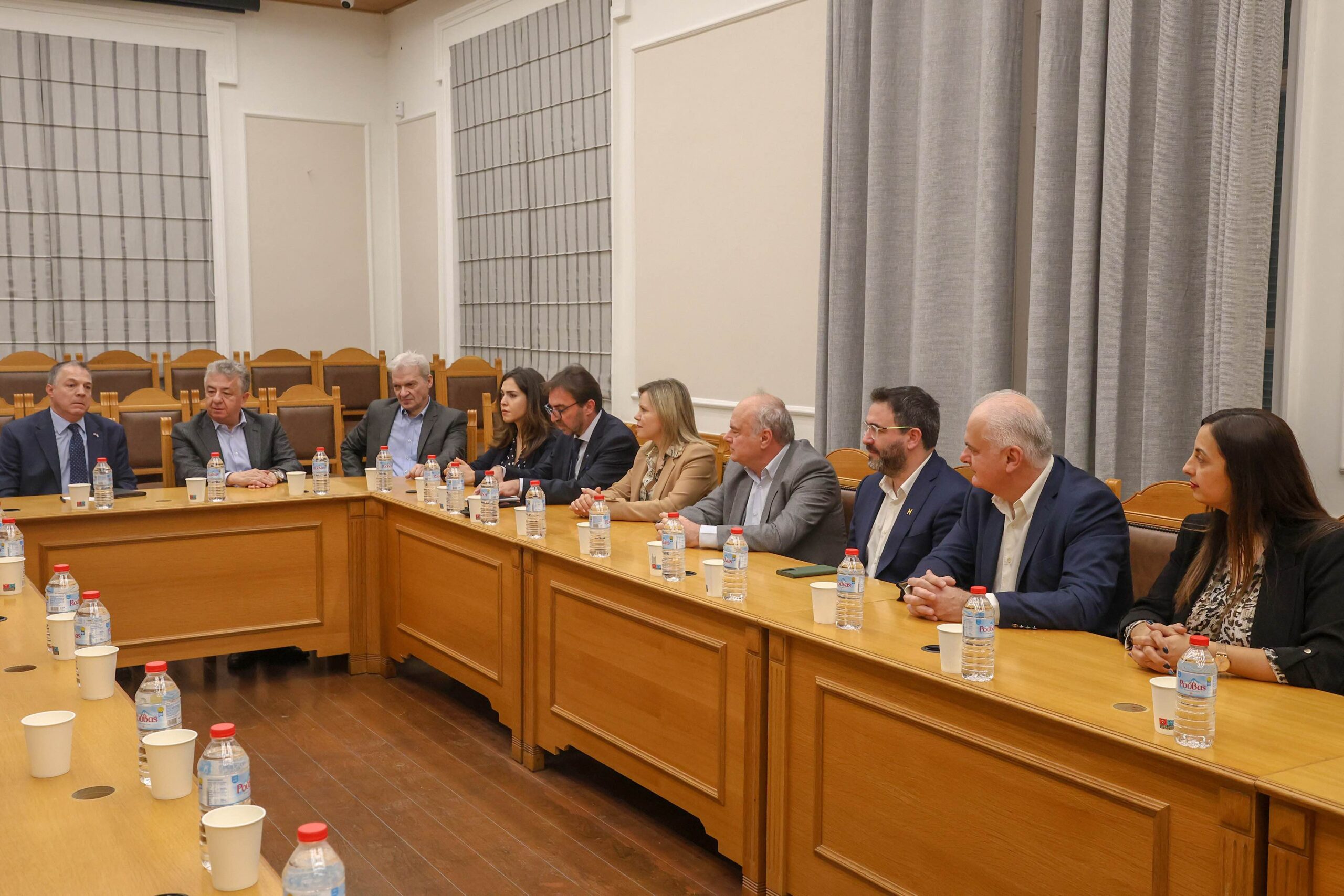 Συνάντηση εργασίας στην Περιφέρεια με την Παγκόσμια Διακοινοβουλευτική Ένωση Ελληνισμού