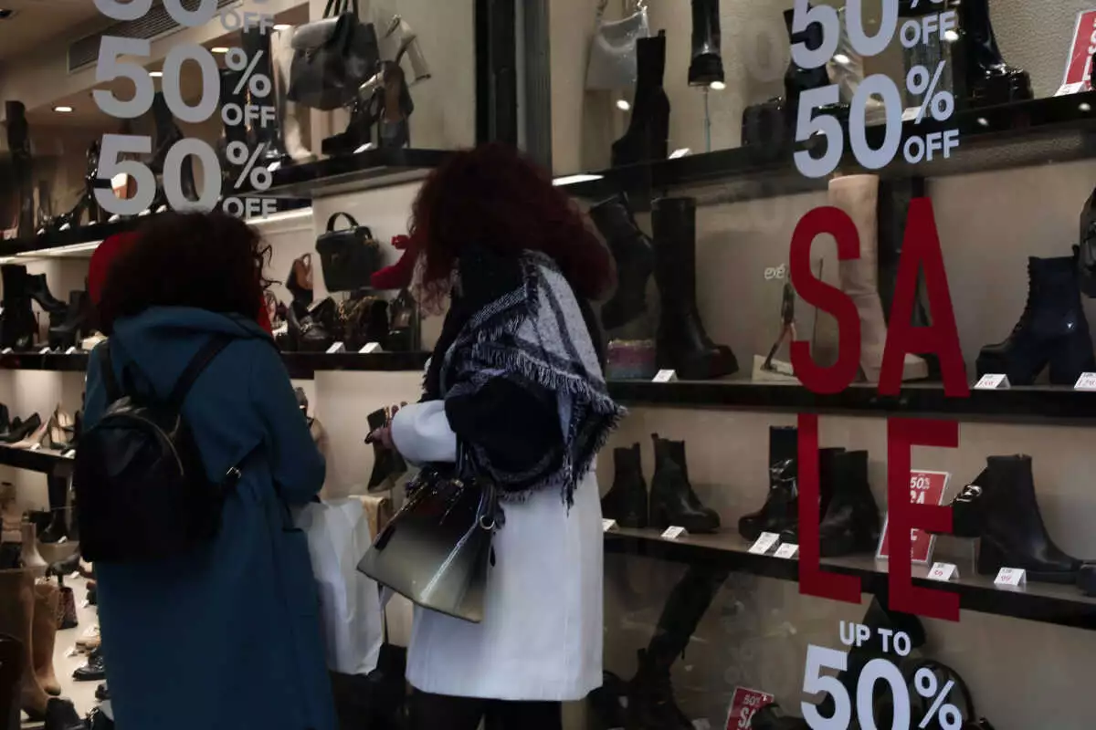 Χειμερινές εκπτώσεις: Προσδοκίες για μεγιστοποίηση των τζίρων