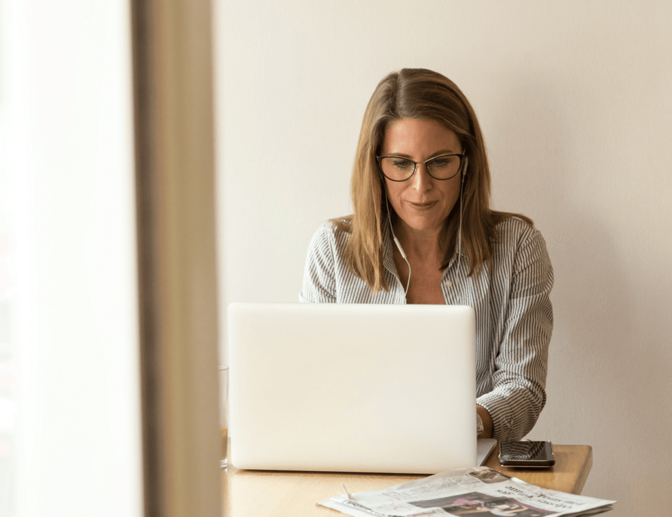 Πώς διαμορφώνεται ο κατώτατος μισθός με τριετίες κι επίδομα γάμου