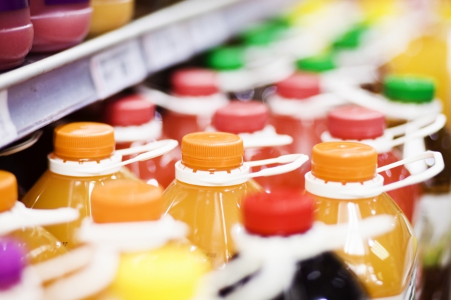 ΑΑΔΕ: Φθηνότερα τα αναψυκτικά στο χέρι