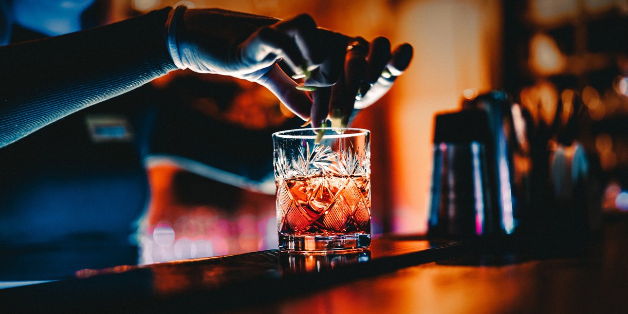 Ήπιαν σφηνάκια… καθαριστικό υγρό και νοσηλεύονται στη ΜΕΘ