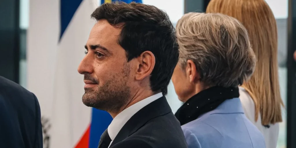 Παραμένει ζευγάρι με τον Υπουργό Εξωτερικών του ο νέος πρωθυπουργός της Γαλλίας;