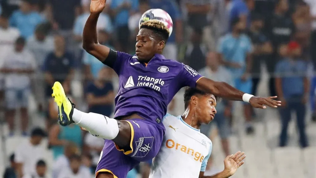 Παίρνει Λέγια Ισεκά ο ΟΦΗ