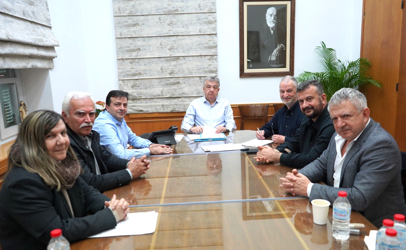 Πάνω από 3 εκατομμύρια για οδικό δίκτυο σε Καμάρες και Ζαρό υπέγραψε ο Περιφερειάρχης