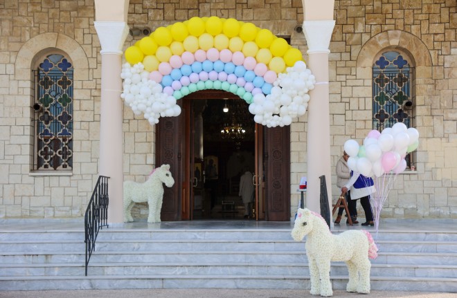 Σε κλίμα συγκίνησης το τελευταίο «αντίο» στη Ραφαέλα