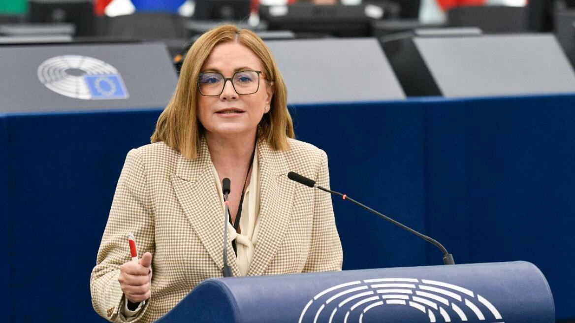 Στο αρχείο η υπόθεση της Μ. Σπυράκη – “Η αλήθεια έλαμψε” λέει η ευρωβουλευτής