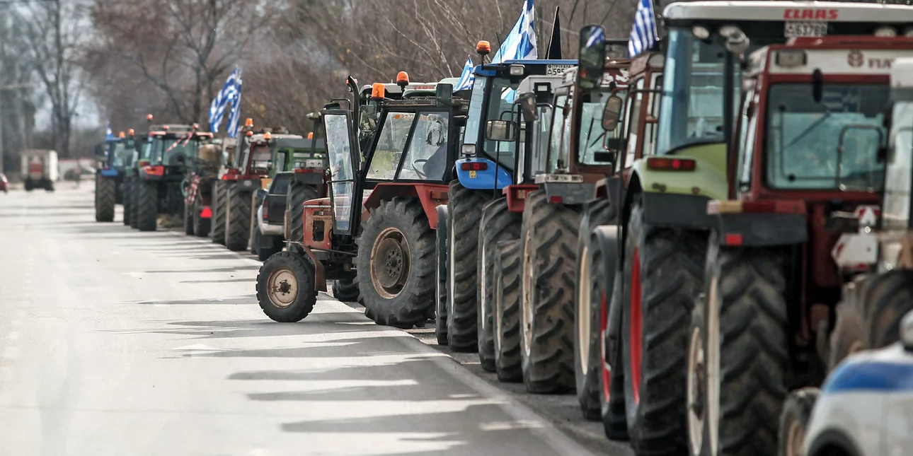 Σε ποσό άνω των 4,7 δισ. ευρώ κοστολογούνται οι απαιτήσεις των αγροτών στα μπλόκα