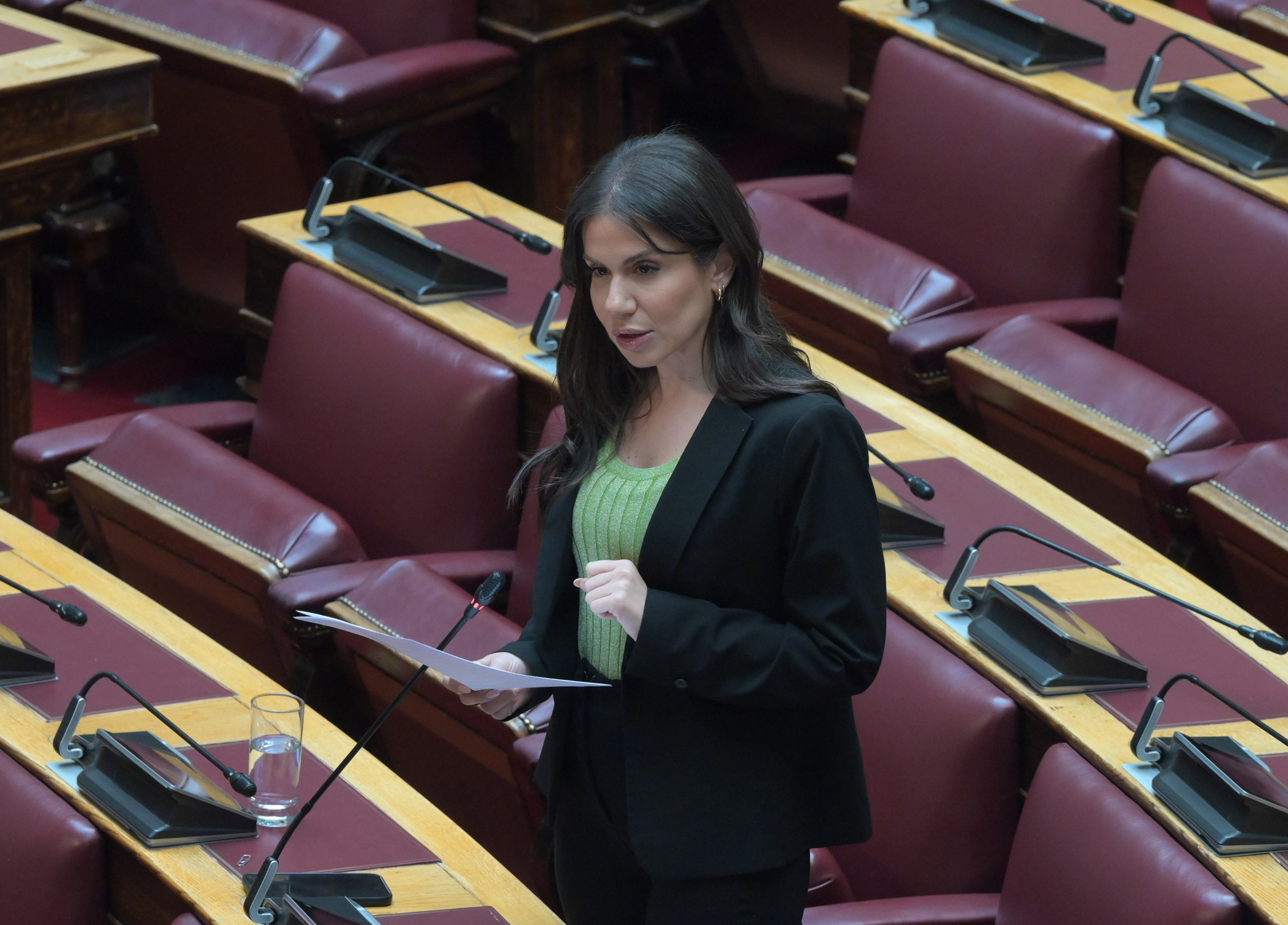 Βατσινά: Κανένα φρένο στις χρεώσεις τραπεζών