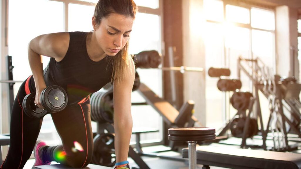 Πώς να κάψετε το γυναικείο λίπος στα χέρια