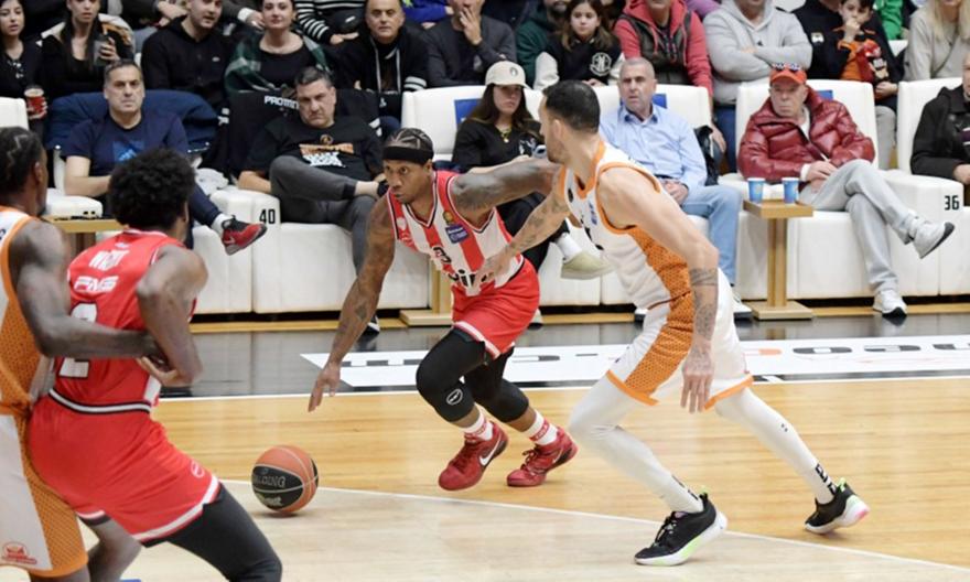 Ολυμπιακός-Προμηθέας Πάτρας: Το φαβορί και το αουτσάιντερ για το εισιτήριο του τελικού