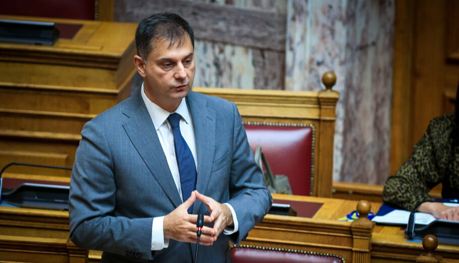 Θεοχάρης για παραλίες: Δεν θα χαριστούμε σε κανέναν