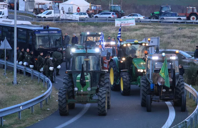 Καταβλήθηκαν ήδη 17,6 εκατ. ευρώ του δεύτερου κύκλου της πρώτης αρωγής προς αγρότες και κτηνοτρόφους
