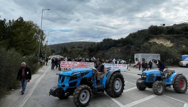 Συνεχίζονται από το ΚΚΕ τα μπλόκα στην Κρήτη