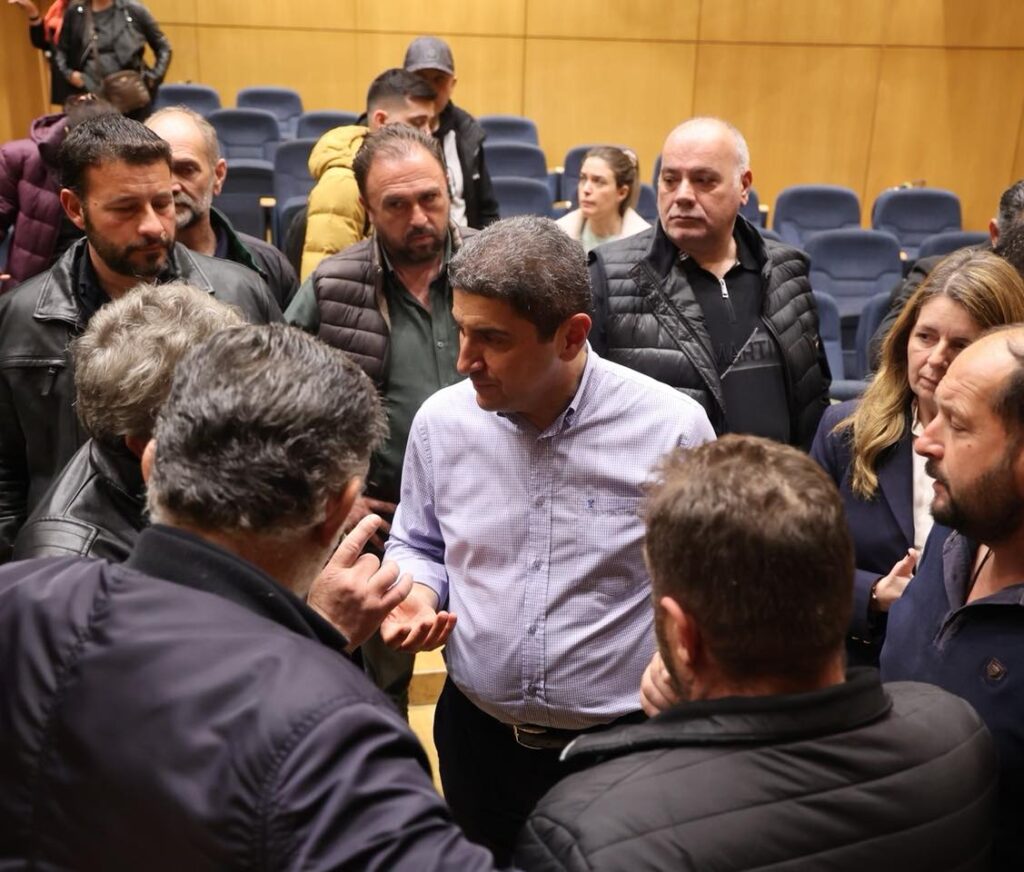 Το μήνυμα του Αυγενάκη μετά τη σύσκεψη στο Επιμελητήριο