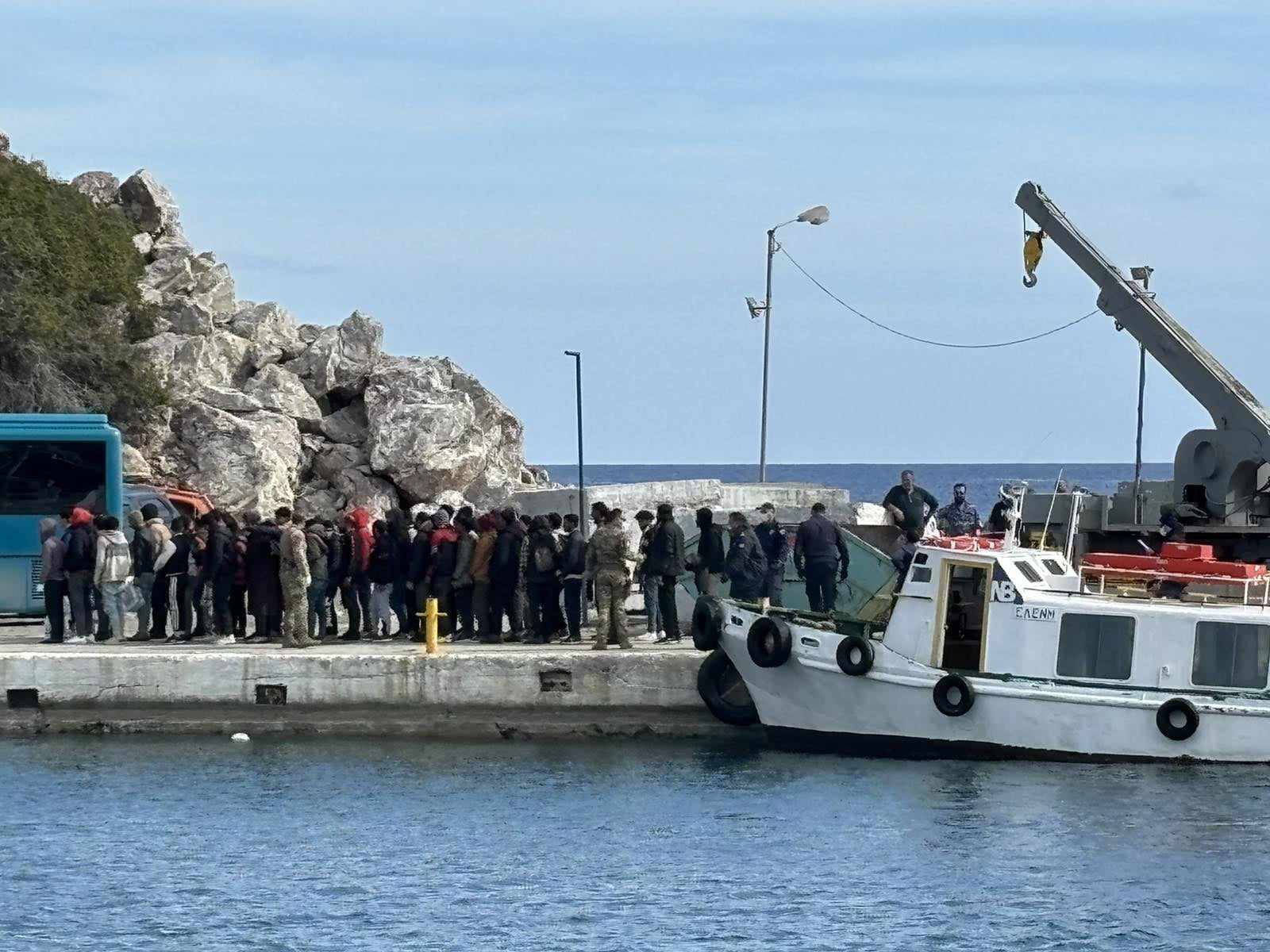 Στους Καλούς Λιμένες οι 72 μετανάστες (Video)
