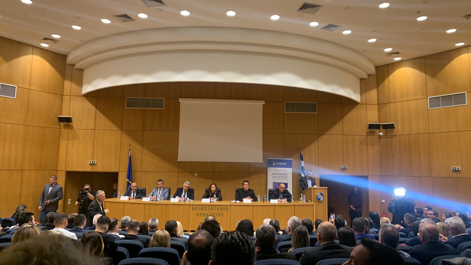 Άρχισε η εκδήλωση παρουσίασης βιβλίου του Δ. Τσιόρδα για την Ευρωπαϊκή Ενοποίηση