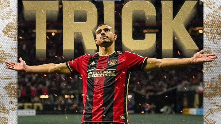 Χατ-τρικ με το… καλησπέρα ο Γιακουμάκης