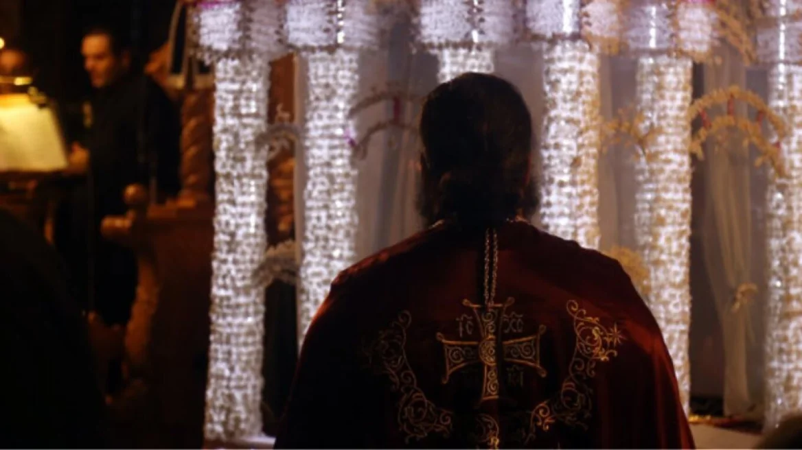 Συνελήφθη ο ιερέας που πρότεινε εξόντωση αδέσποτων