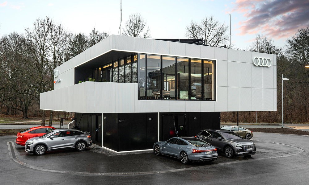 Ανοίγει νέο κόμβο φόρτισης η Audi