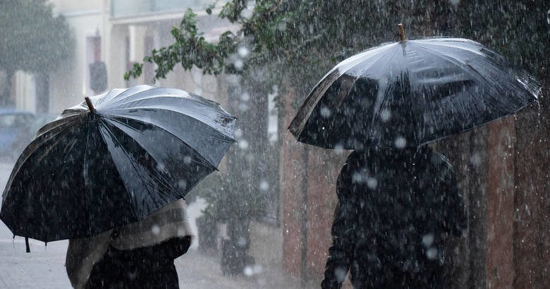 Αλλάζει ο καιρός με λασποβροχές και καταιγίδες