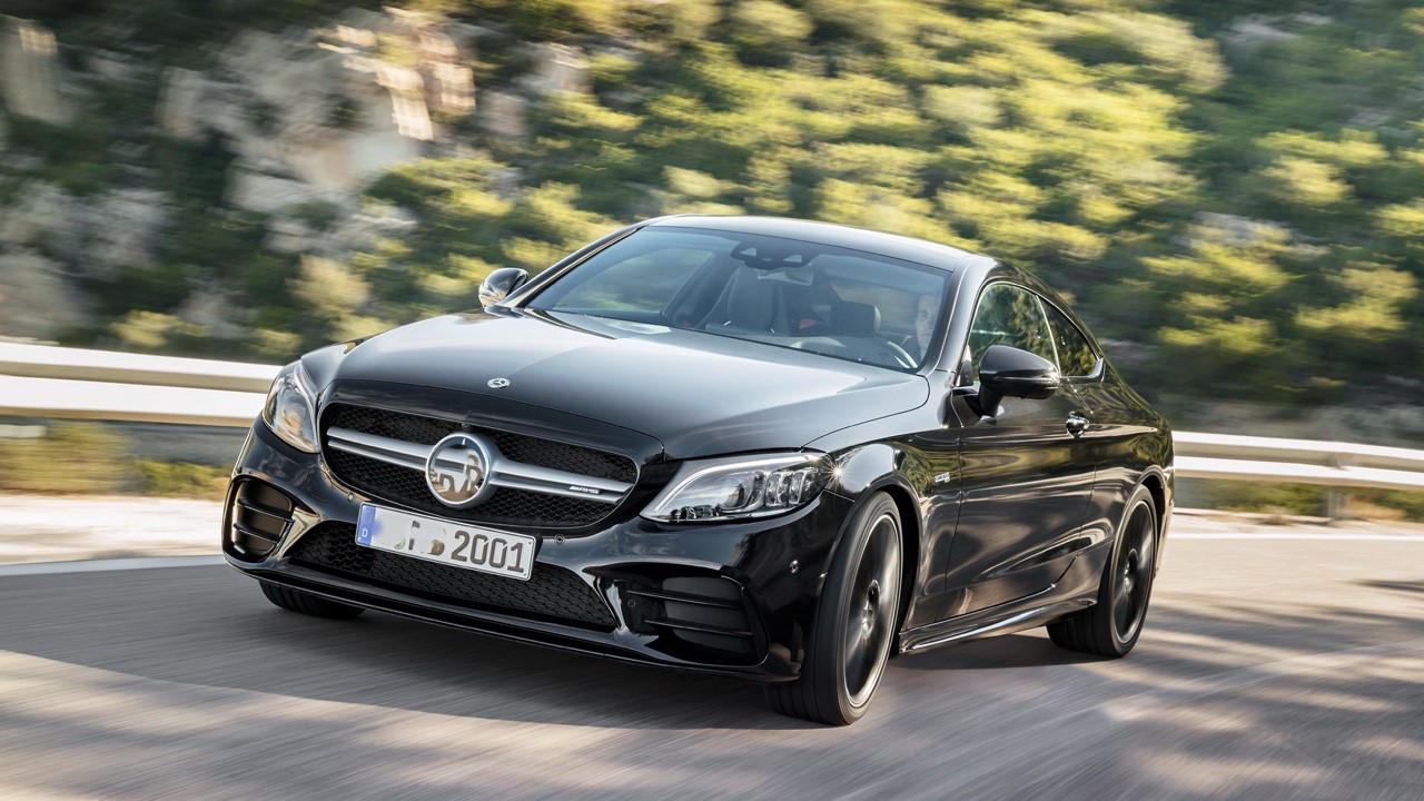 Ψάχνουν παντού το ζευγάρι με τo δίπορτο αυτοκίνητο που έκλεψε 10.000 ευρώ