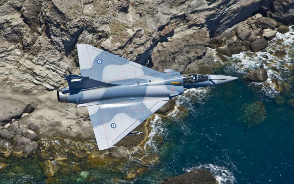 Η Ελλάδα βάζει πωλητήριο σε παλιά Mirage και F – 16