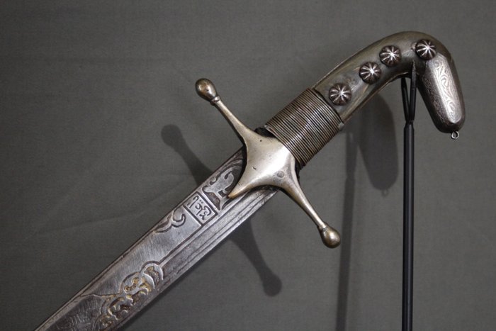 Βρήκαν στο σπίτι του σπαθιά του 19ου αιώνα