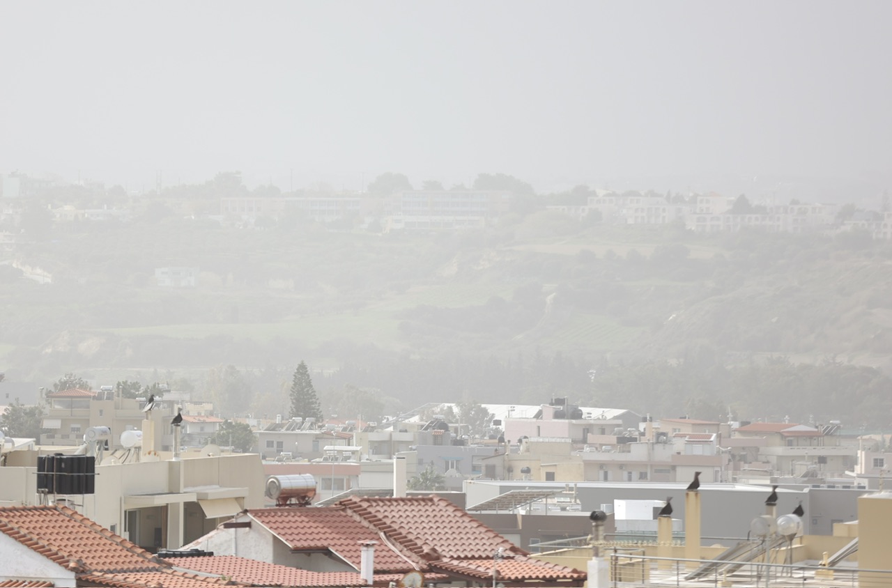 Συνεχίζονται τα προβλήματα από τη σκόνη