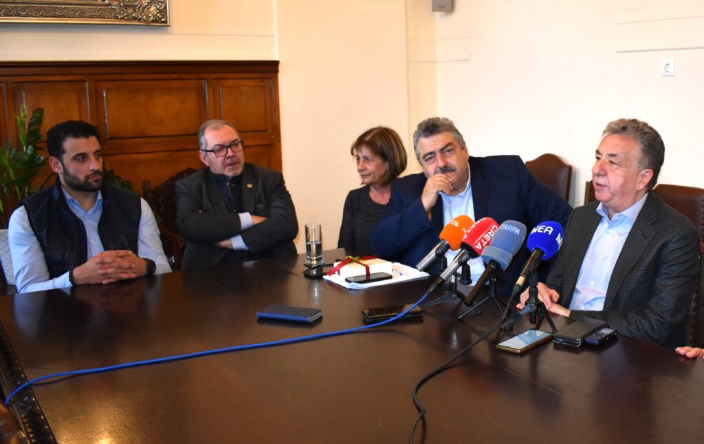 Συμβάσεις 3.5 εκατομμυρίων από την Περιφέρεια