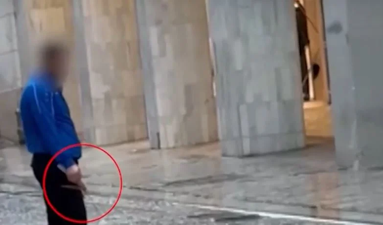 Παραμένει στη ΜΕΘ η 22χρονη