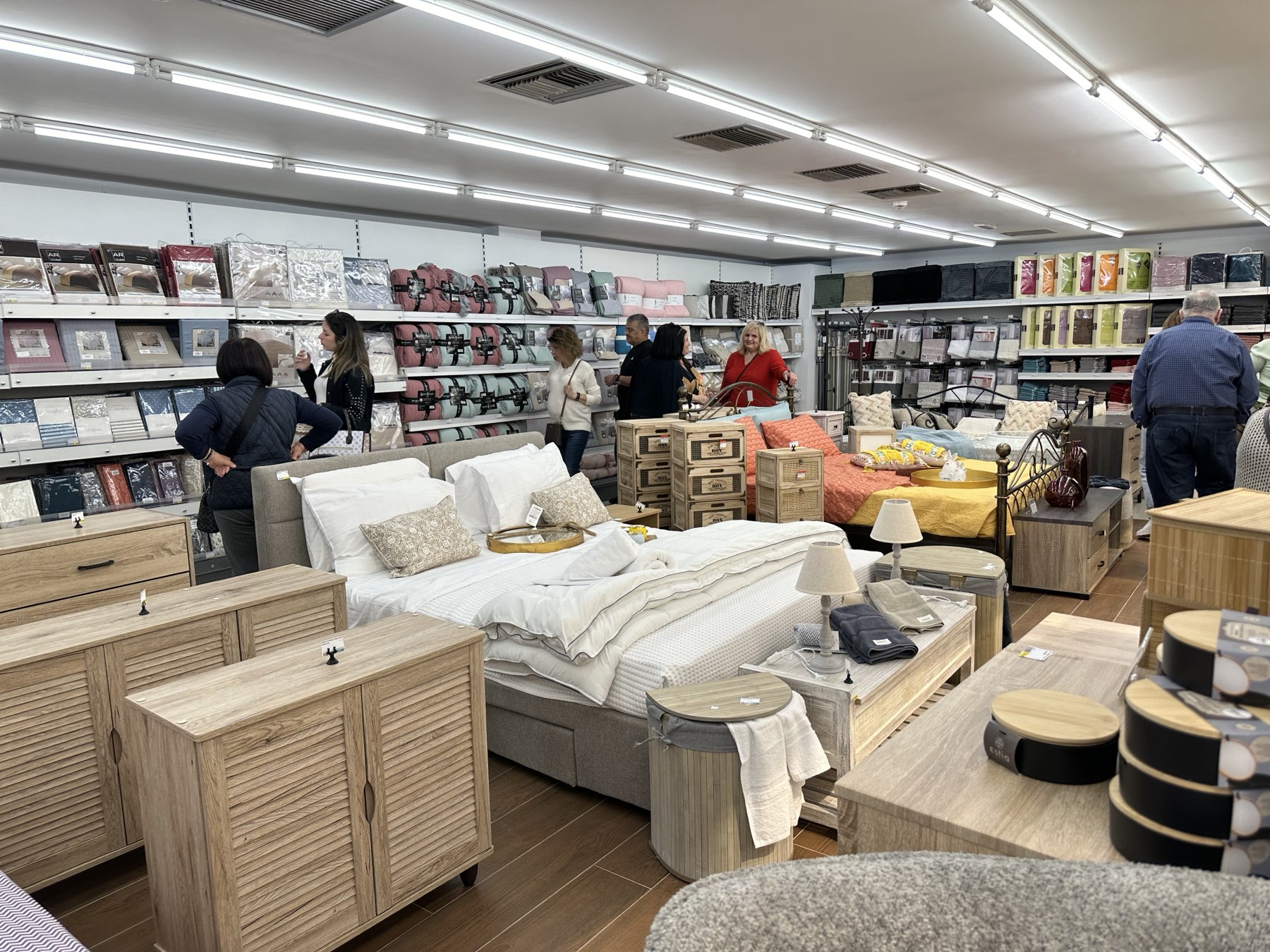 Happy Home: Κάθε χαρούμενο σπίτι είναι… Χαλκιαδάκης