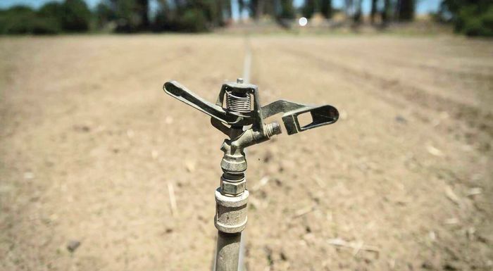 Έλλειψη νερού: Προσεγγίζονται οι “κόκκινες περιοχές” σε αναζήτηση λύσεων