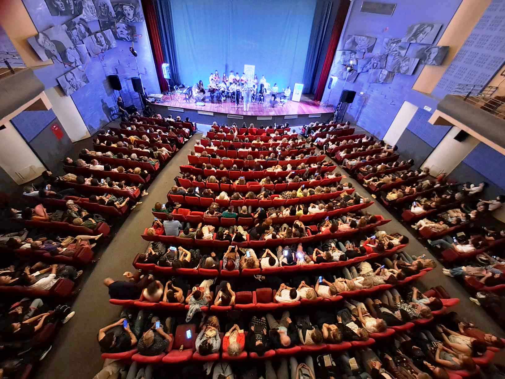 Πλήθος κόσμου στην εκδήλωση για την “Αγάπη και τη ζωή”