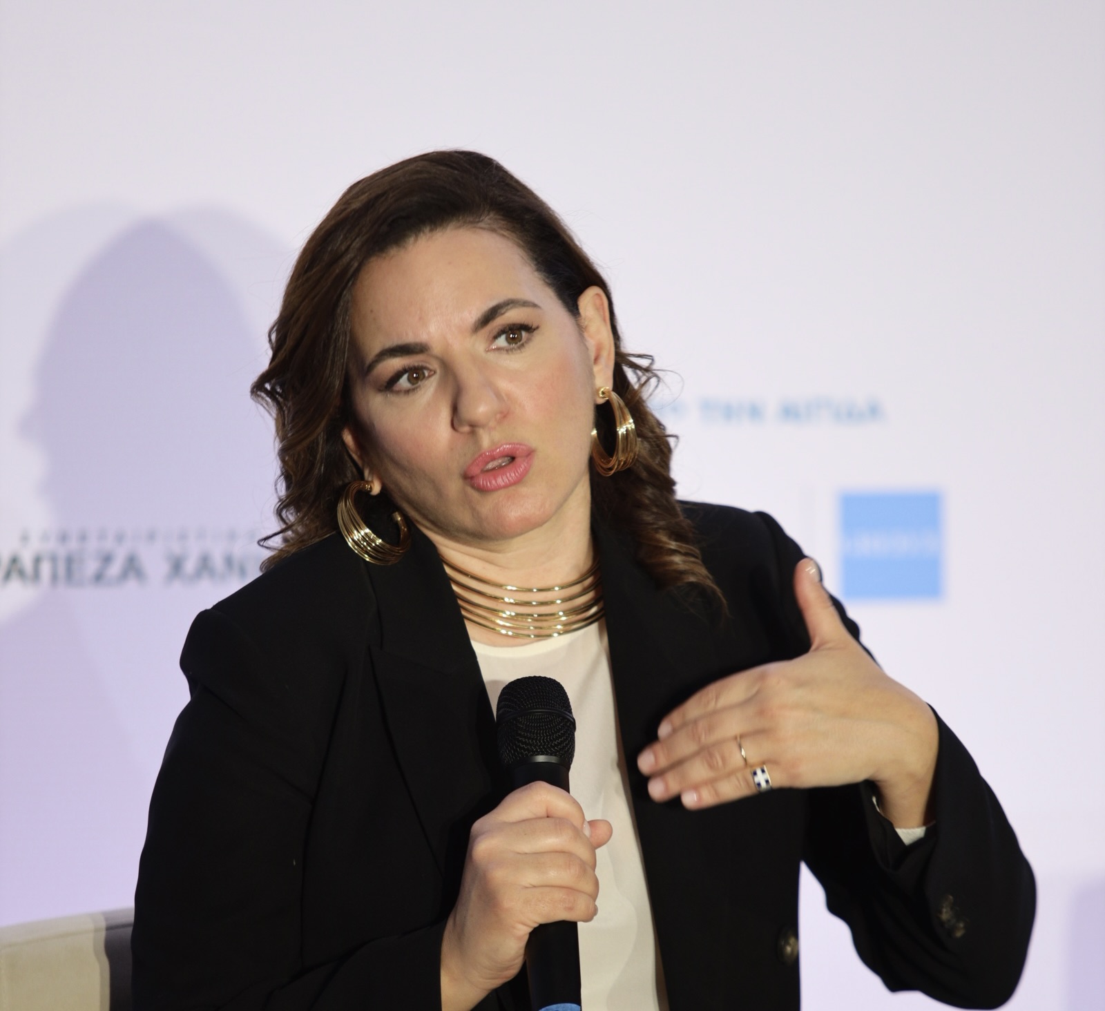 Κεφαλογιάννη για Airbnb: Έρχεται νέο νομικό πλαίσιο για τις βραχυχρόνιες μισθώσεις