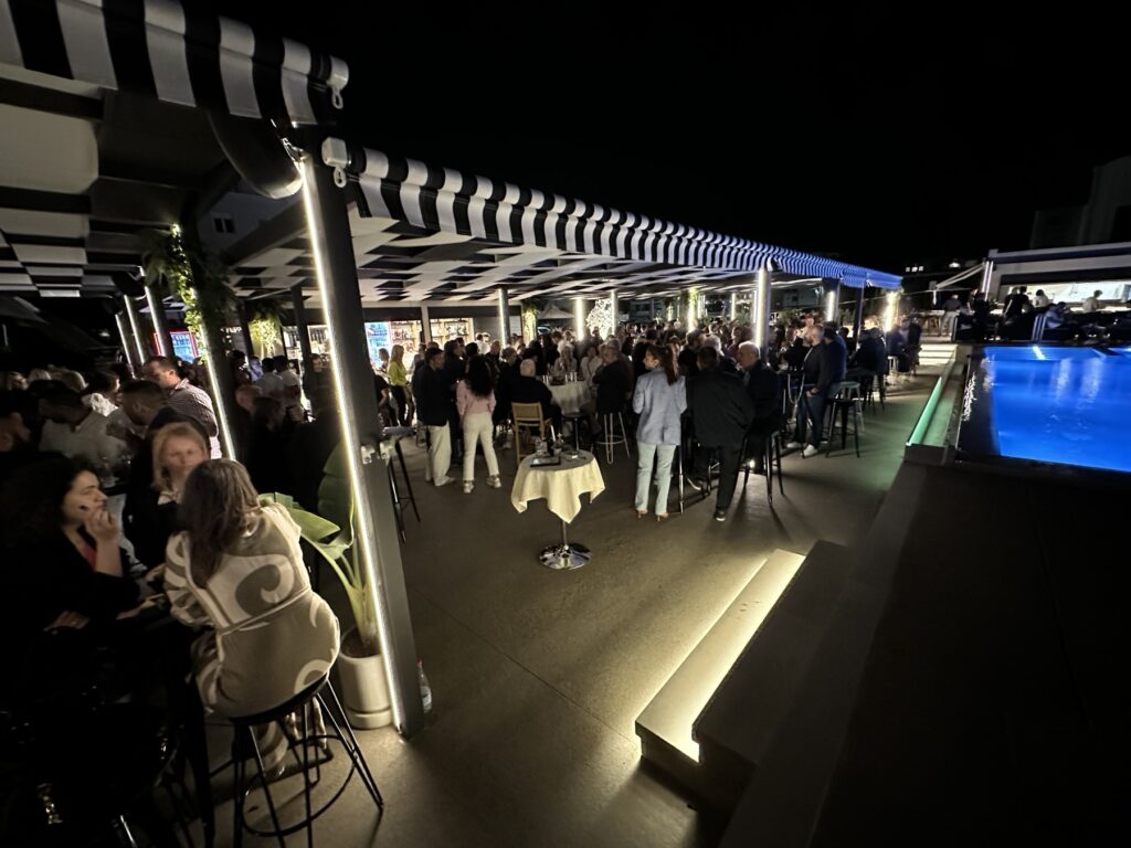 Λαμπερά εγκαίνια για το Kooba Seaside Experience στην Αμμουδάρα